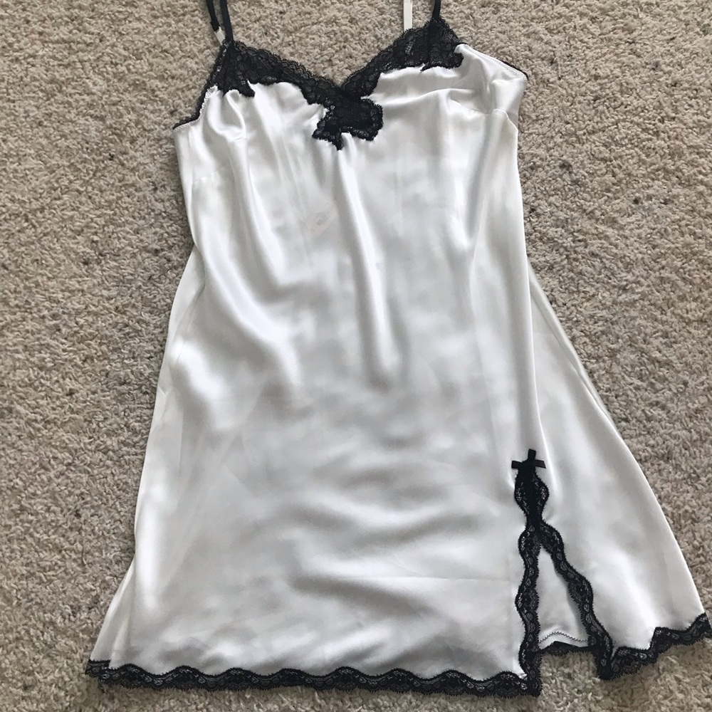NWT Victoria’s Secret Negligee